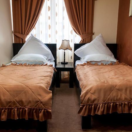 Pensiune Turistica Tosca Bacău Zewnętrze zdjęcie